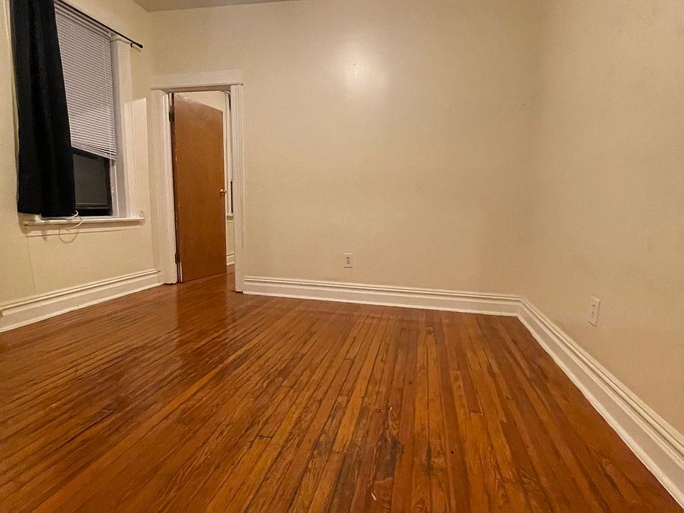 2nd image of 5420 Park Ave #33