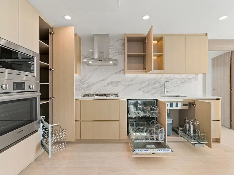 4890 Lougheed Hwy #12XX — Photo 6