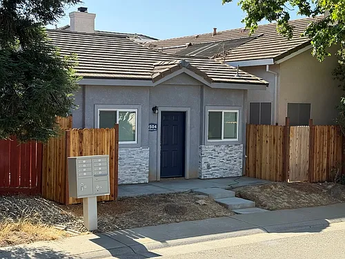 9504 Heathman Way Photo 1