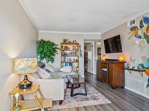 4th image of 418 Pelican Ave APT F