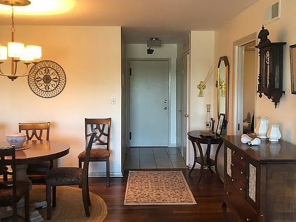 Dining entranceway