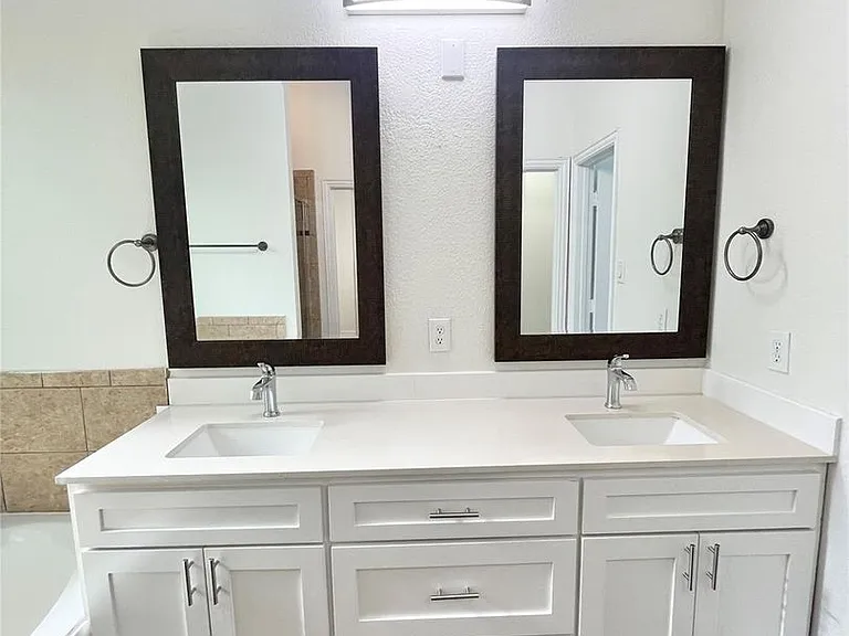 500 Hidden Meadow Ct — Photo 14