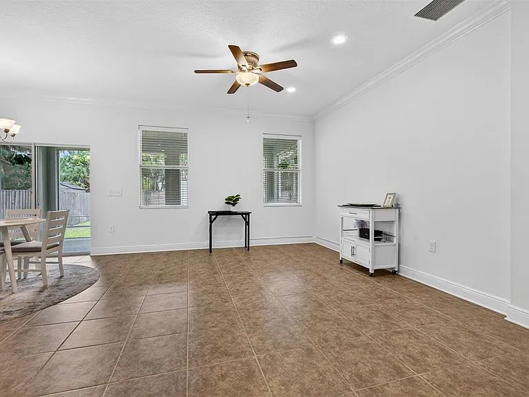 3204 W Marlin Ave — Photo 8