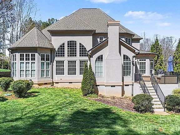 5th image of 131 Winding Forest Dr