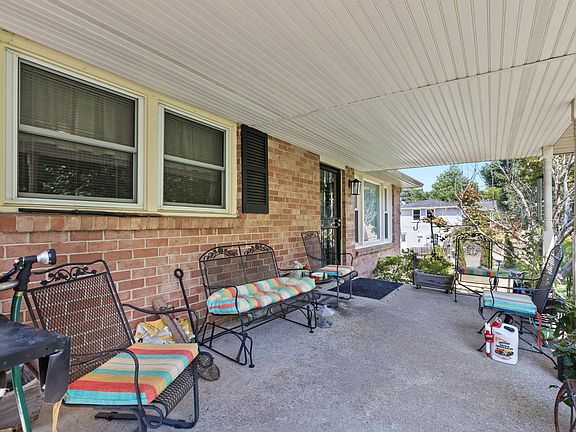 4th image of 215 Shevel Dr