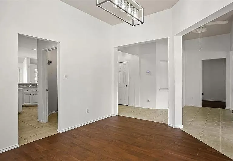 2718 Atlas Dr — Photo 4