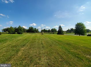 6 Tuscawilla Dr, Charles Town, WV 25414