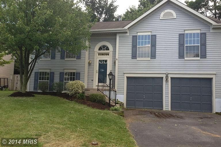 2nd image of 10707 Lynn Ct