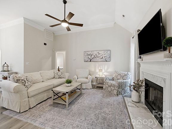 4th image of 21126 Townwood Dr