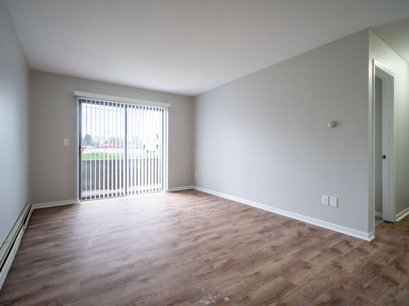 Spacious 2-Bedroom, 1-Bathroom Apartment for Rent in Spring Lake, 17980 Cove St, Spring Lake, MI 49456
