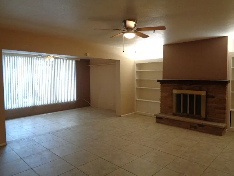 2614 E Pierson St — Photo 5