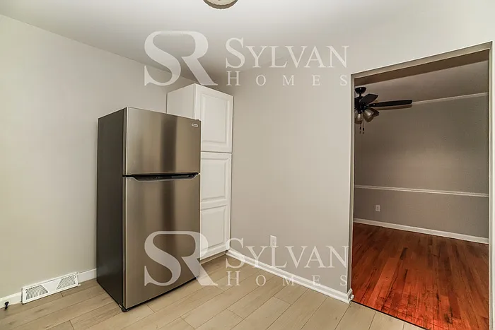 6468 Johnanne St — Photo 8