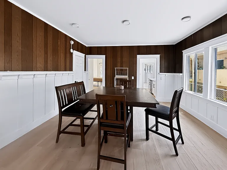 940 Everett St #1 — Photo 2