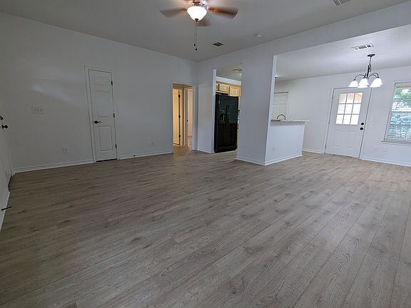 5th image of 1212 E Avenue G