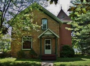 128 E 1st St, Gillett, WI 54124