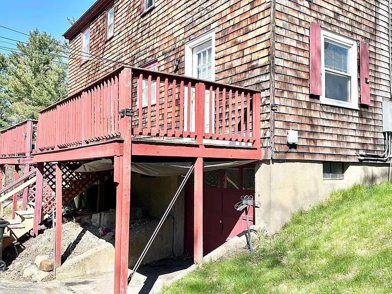 84 Mary Ann Rd — Photo 3