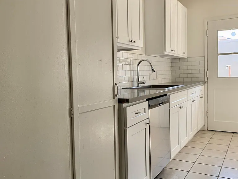 4172 Somerset Dr — Photo 7