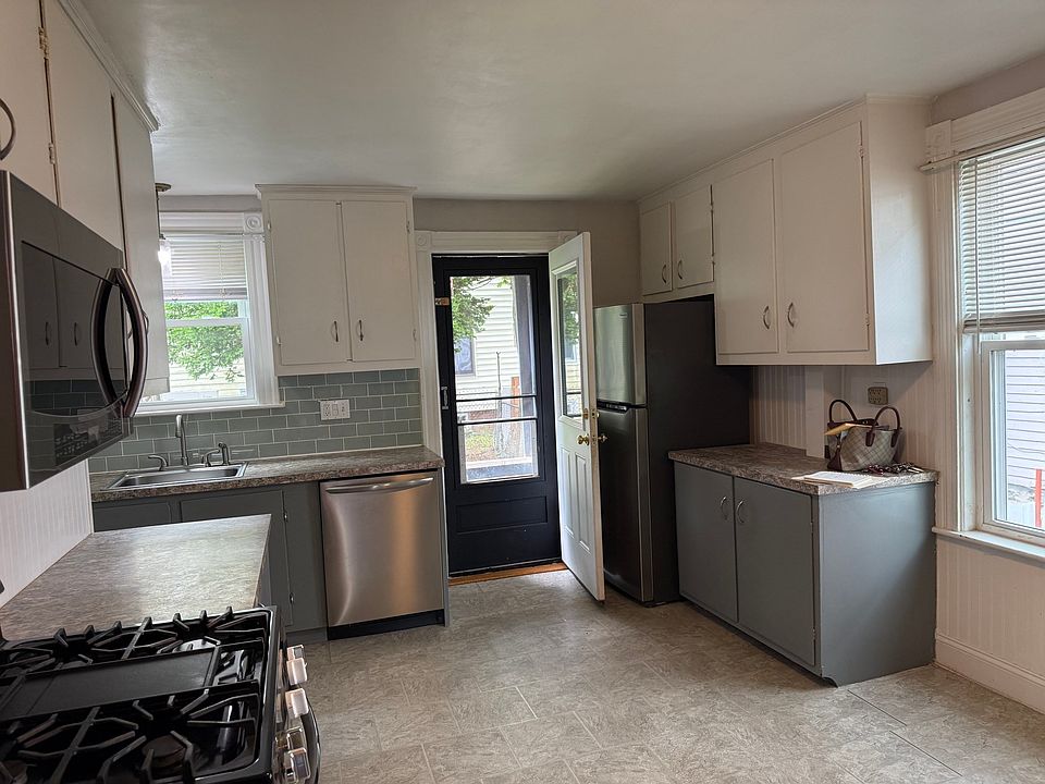 2nd image of 38 Summer St