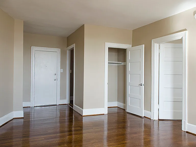 One-bedroom apartment bedroom