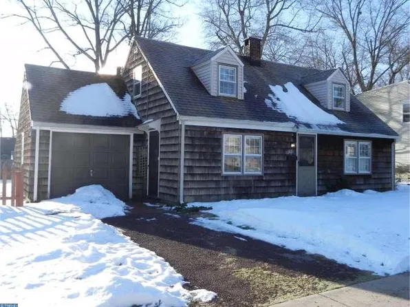 631 Osborne Ave, Morrisville, PA 19067