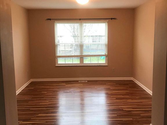 5th image of 4674 Longridge Ct