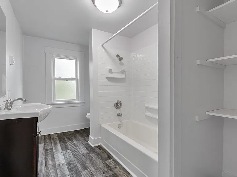 2218 11th St SW — Photo 4