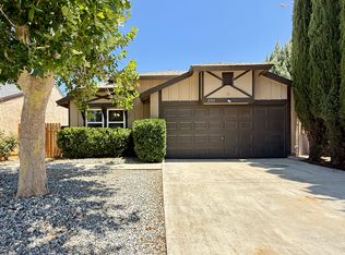 2711 Nandina Dr, Palmdale, CA 93550