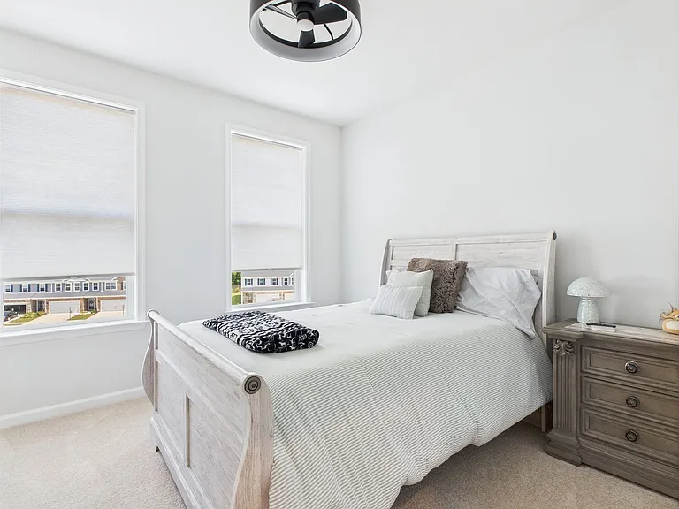 642 Brookwood Glen Ter #B — Photo 28