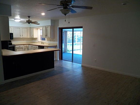 5th image of 907 SE Belfast Ave