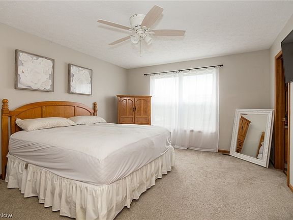 3rd image of 38265 Pelican Lake Dr
