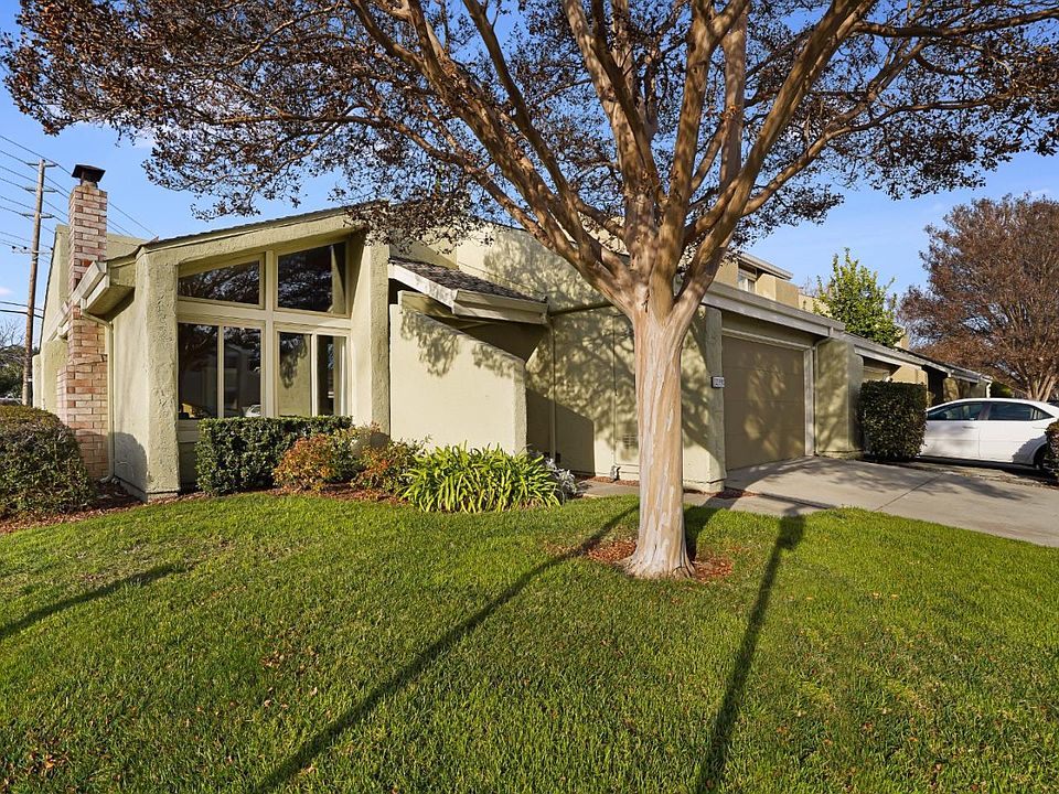 1st image of 2391 Blue Lagoon Dr