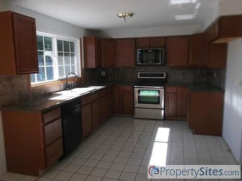3rd image of 2150 SE Yucca Ct
