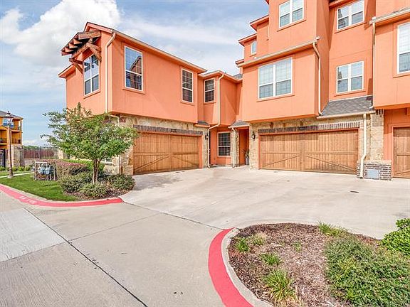 5th image of 2670 Venice Dr Unit 6