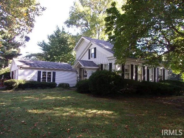 906 10th St, Covington, IN 47932