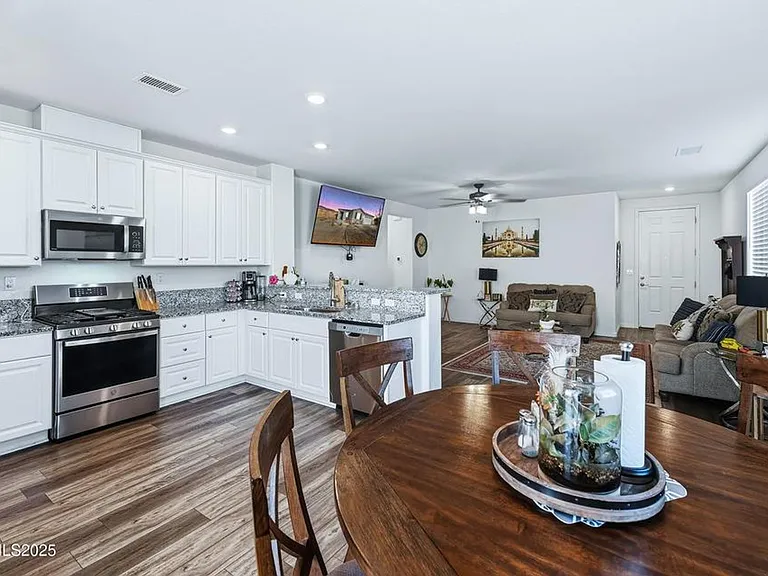 326 Redwall Ct — Photo 6