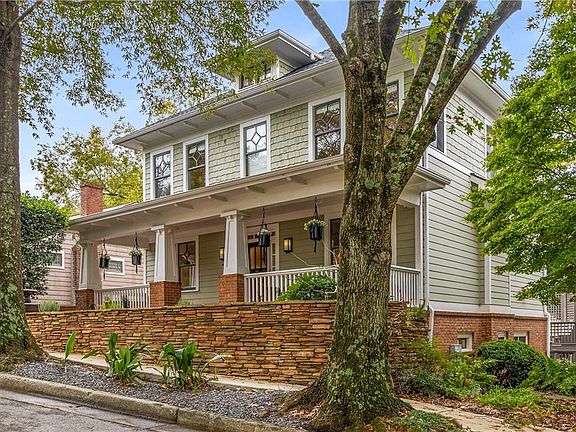 3rd image of 280 Sutherland Pl NE