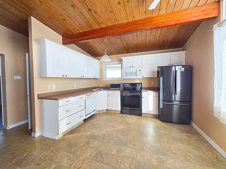 8820 Meadowlark Rd NW — Photo 7