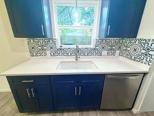 4 bed, 2.0 bath, 1415 sqft, $2,225 — Photo 4