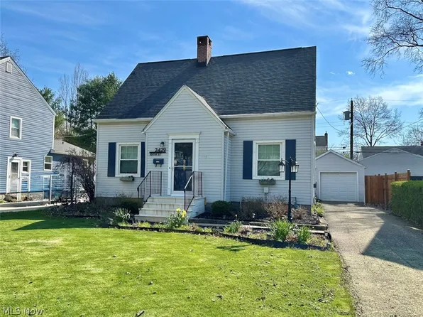 2429 16th St, Cuyahoga Falls, OH 44223