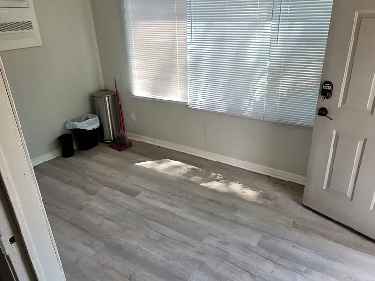 Bonus front room