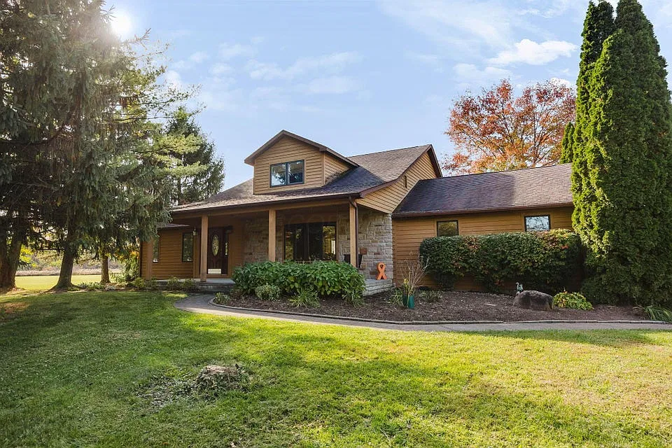 4 bed, 3100 sqft, $4,250 — Photo 3