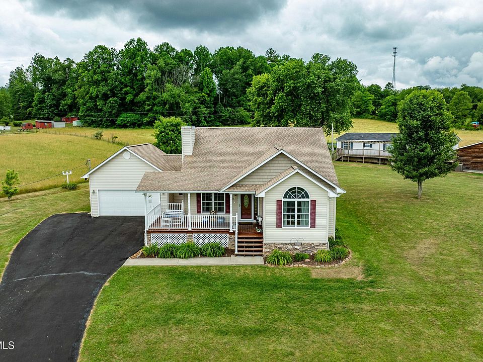 1st image of 313 Lily Ln