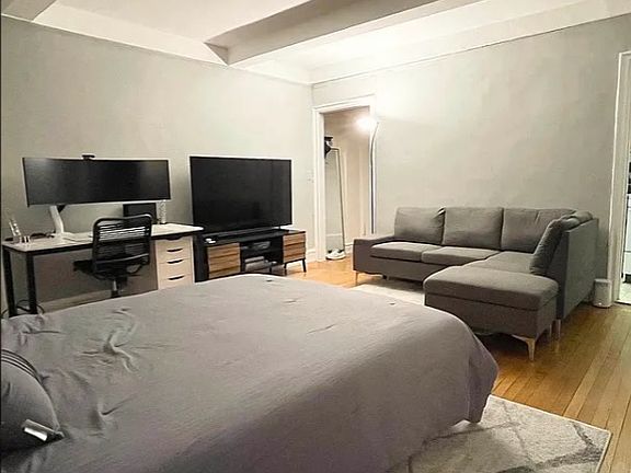 2nd image of 455 W 34th St APT 6H