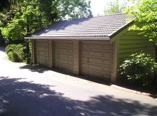 340 Cervantes Cir #2-D, Lake Oswego, OR 97035