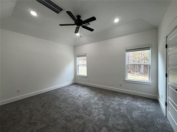 4th image of 1 Weedon Ln
