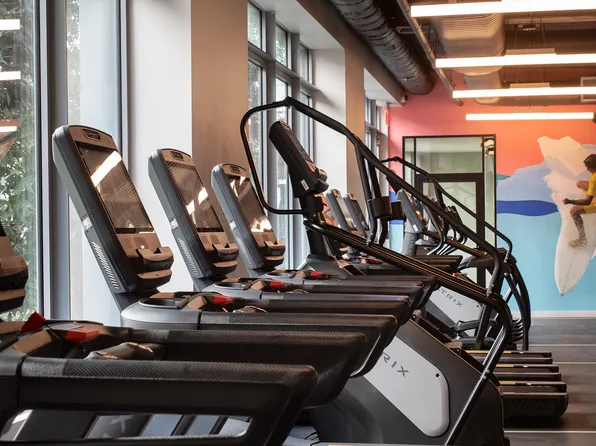 30-77 Vernon Boulevard image 25 of 27