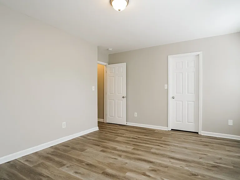 8115 Willowglen Dr — Photo 14