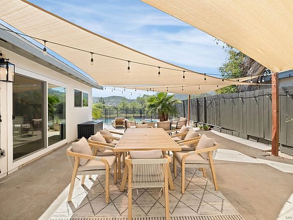 3rd image of 9081 Inverness Rd