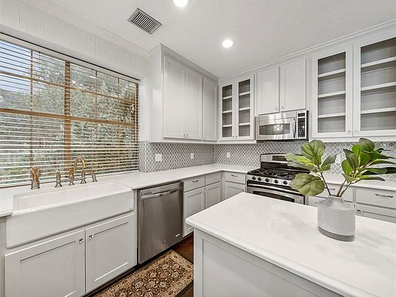 5th image of 4907 Plantation Run Dr