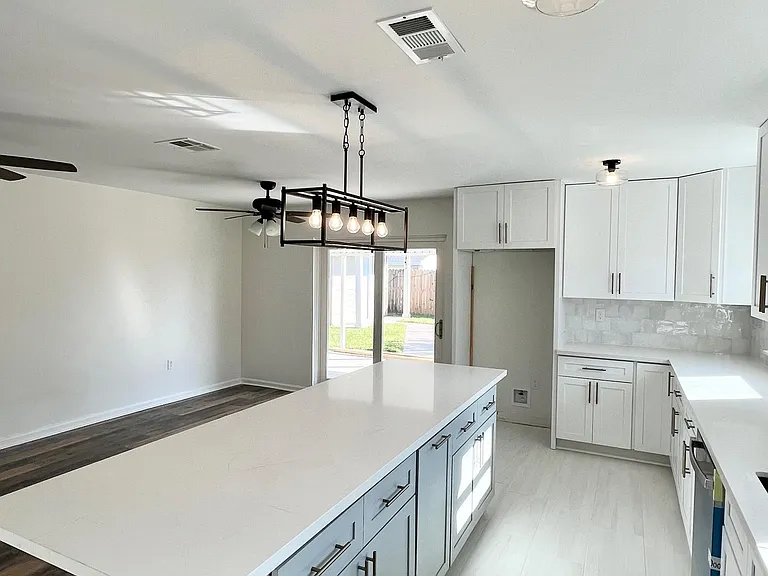 673 Cameron Ct — Photo 5
